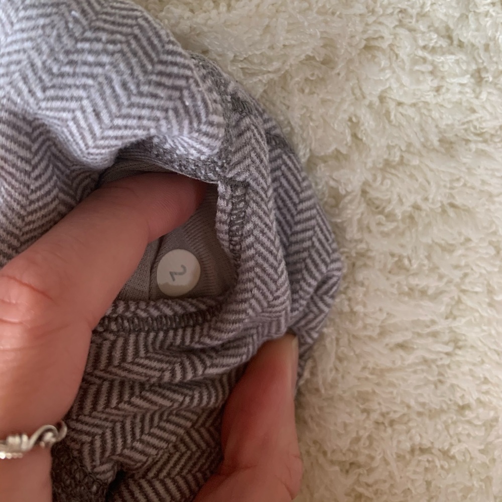 ✰ Lululemon Leggings ✰ - Picture 3 of 4